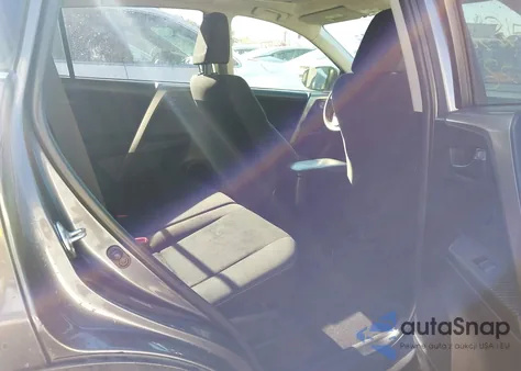 2013 Toyota Rav4 Xle z USA, uszkodzony, nr VIN JTMRFREV1DD001591